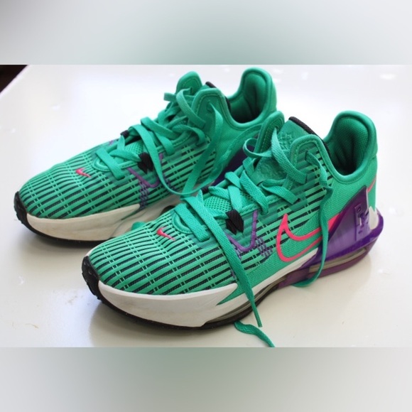 Nike LeBron Witness 6  shoes main image 5